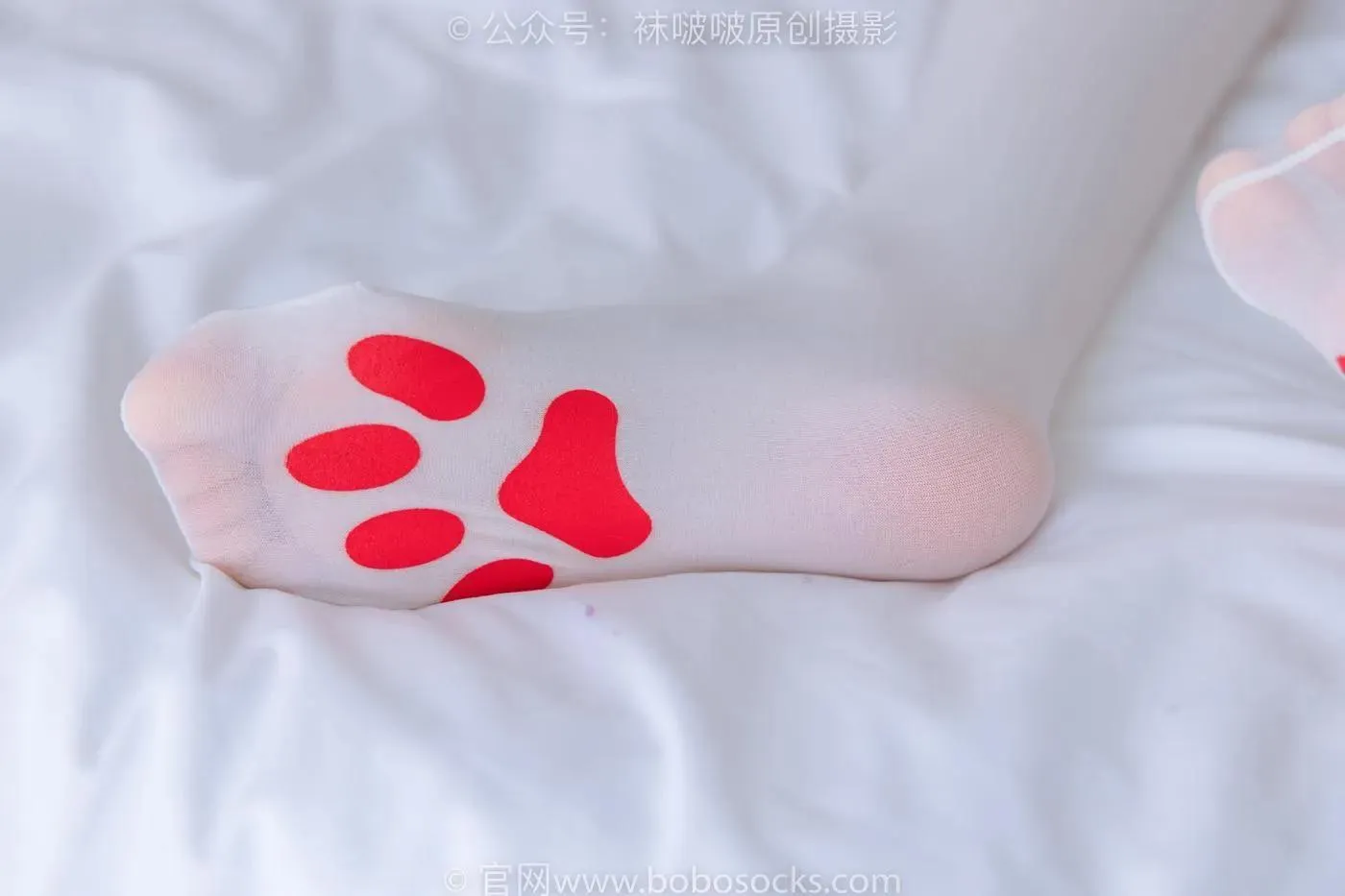 [BoBoSocks袜啵啵]NO.177 稚予-皮鞋、厚白丝（脚底猫爪印款） [140P]插图8